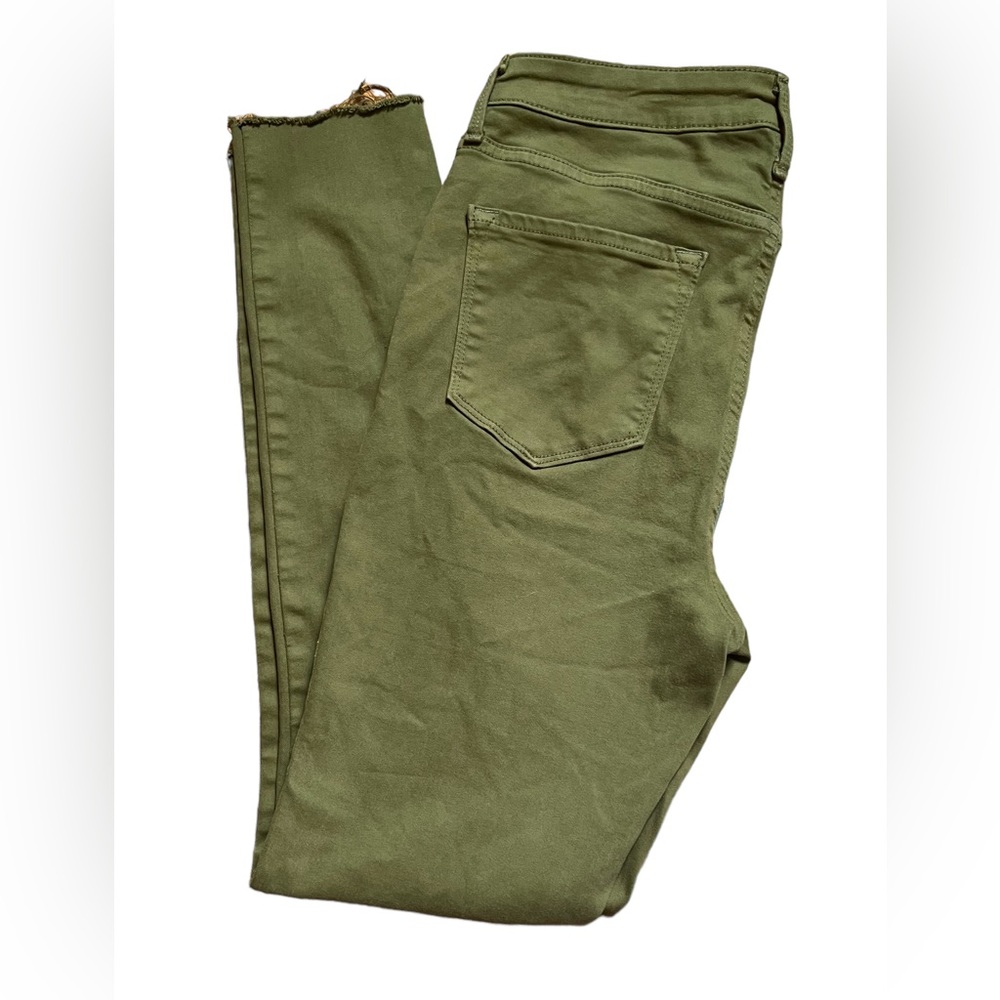 EUC Moss Green Stretch Skinny Jeans w Raw Hem